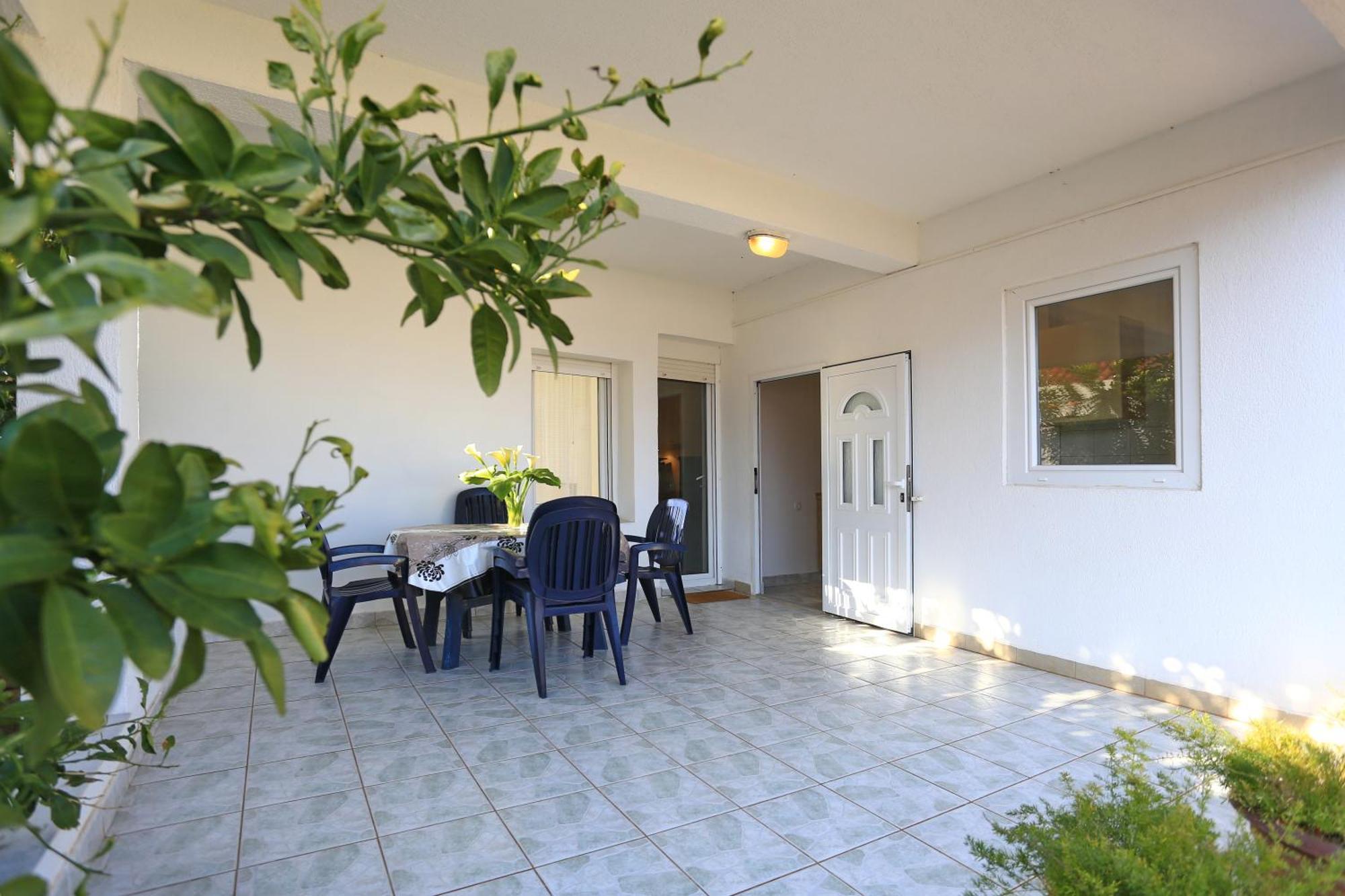 Apartments Olga โบชาวา ภายนอก รูปภาพ