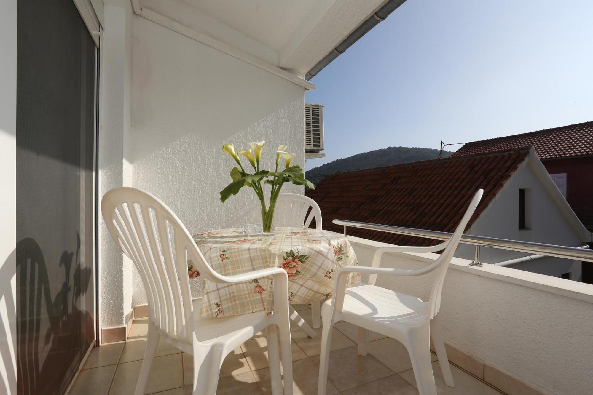 Apartments Olga โบชาวา ภายนอก รูปภาพ
