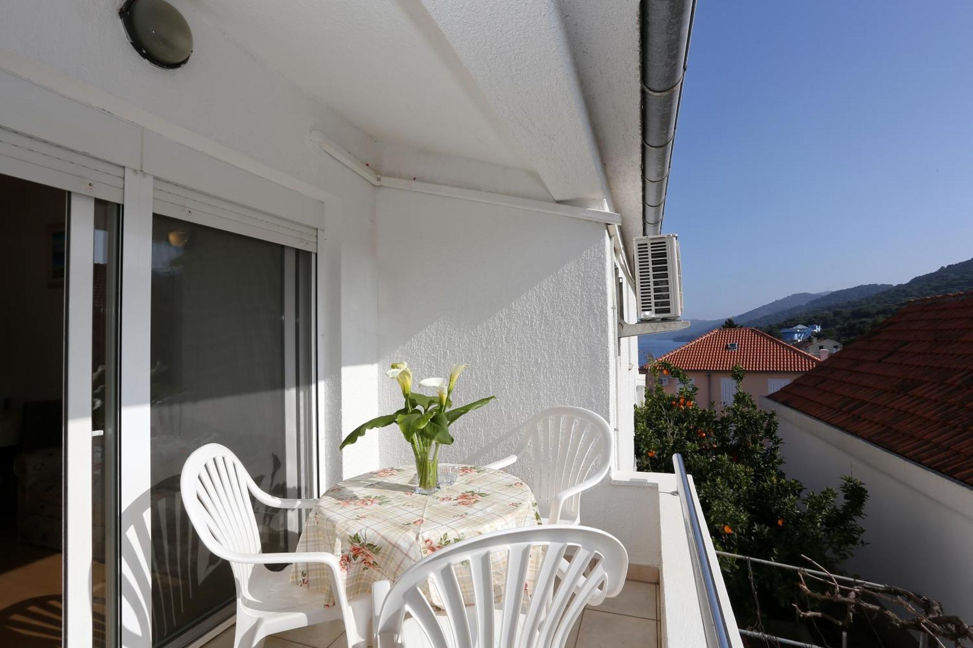 Apartments Olga โบชาวา ภายนอก รูปภาพ